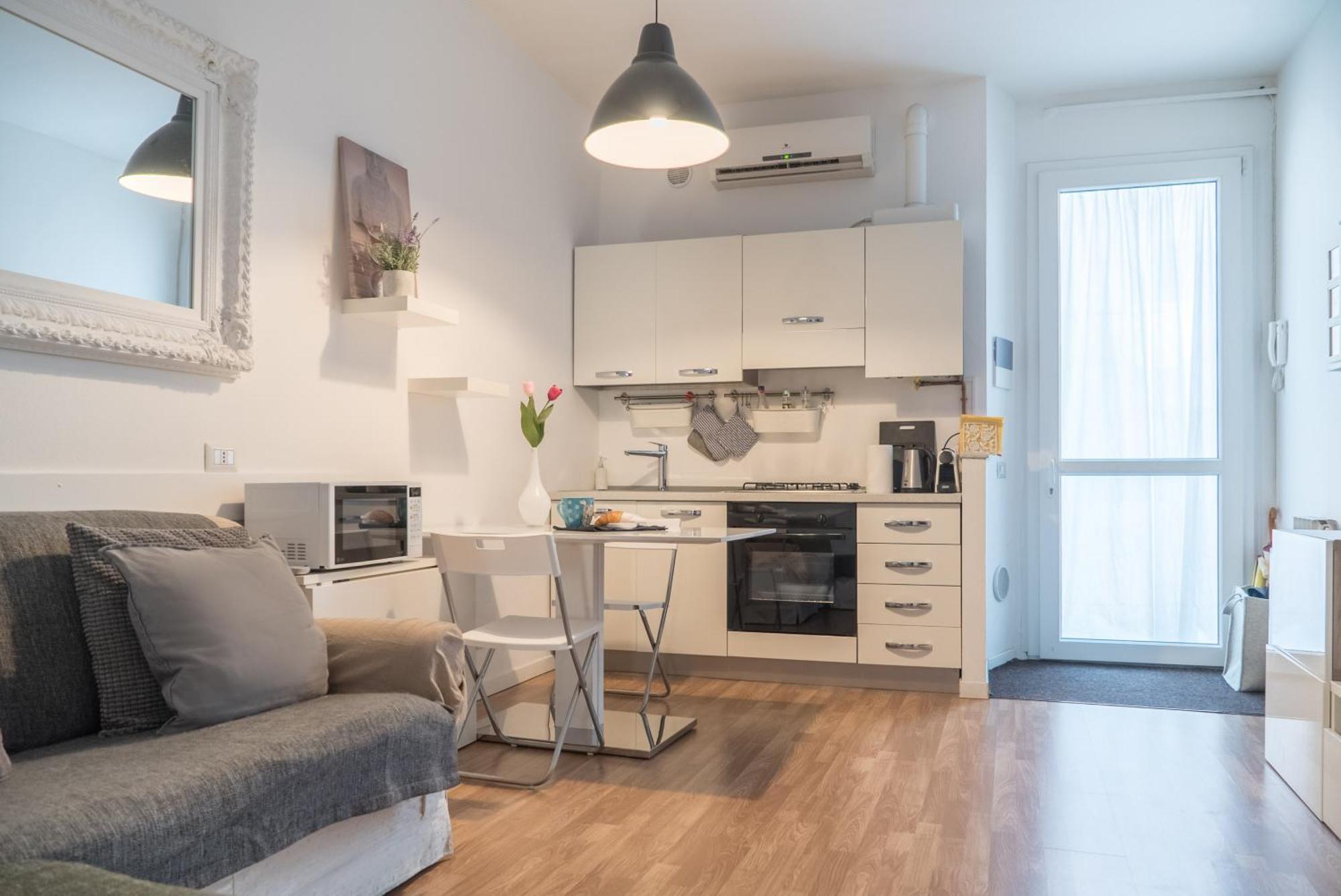 Charming Milanese Aparment Apartment ภายนอก รูปภาพ